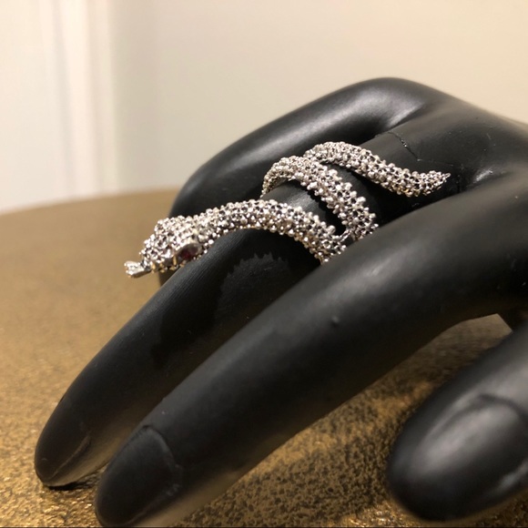 Snake Ring Silver Toned with Jewel Eyes NEW - Picture 4 of 8